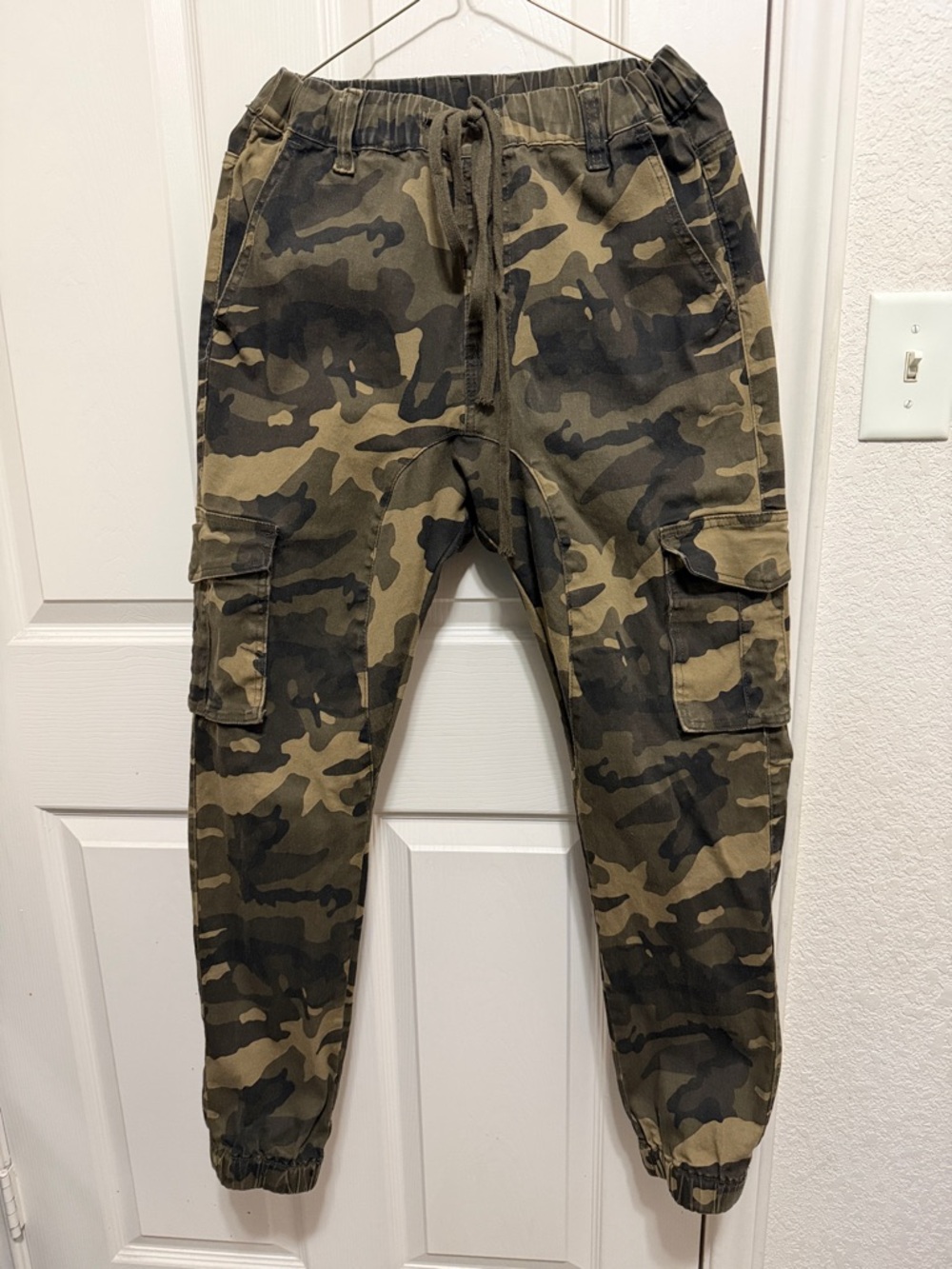 Men's Camo Cargo Pants - Olive/Black